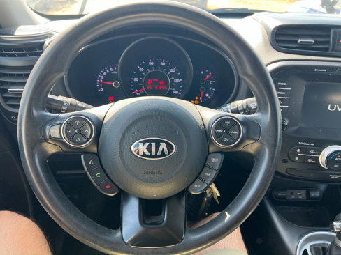 Used 2019 Kia Soul + image 11