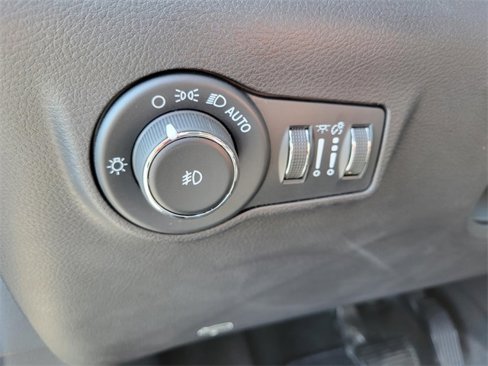 Used 2022 Jeep Compass Limited image 12