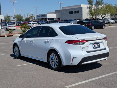Used 2021 Toyota Corolla LE w/ LE Convenience Package image 3