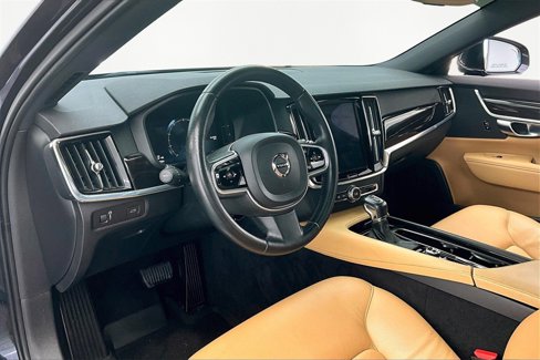 Used 2017 Volvo S90 T5 Momentum w/ Vision Package image 14