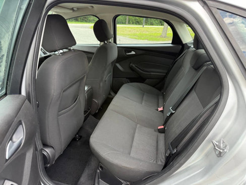 Used 2015 Ford Focus SE image 12