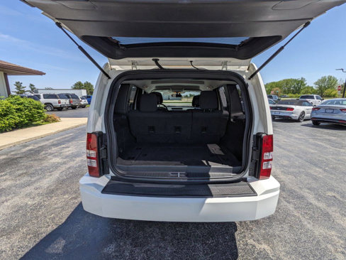Used 2010 Jeep Liberty Sport image 12