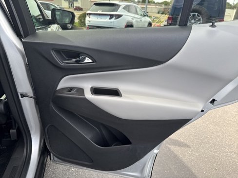 Used 2021 Chevrolet Equinox LS w/ LS Convenience Package image 42