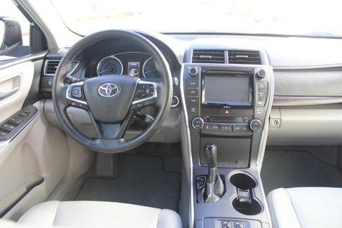 Used 2017 Toyota Camry XLE image 18
