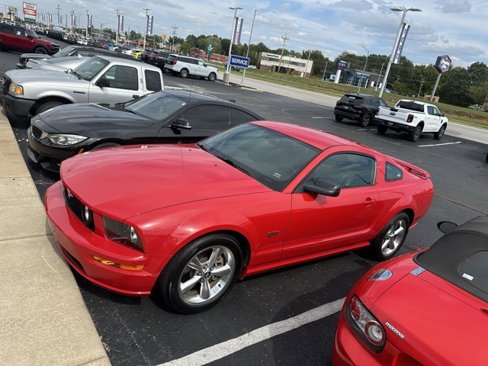 Used 2006 Ford Mustang GT image 1