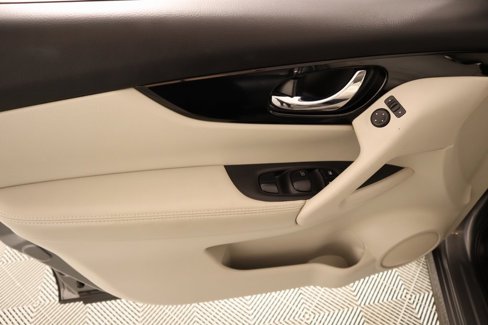 Used 2022 Nissan Rogue Sport SL image 16