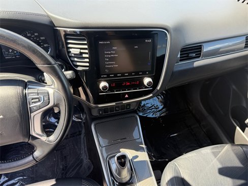 Used 2022 Mitsubishi Outlander LE image 10