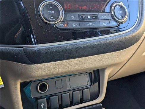 Used 2019 Mitsubishi Outlander ES image 14