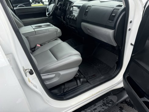 Used 2013 Toyota Tundra 4x4 Double Cab w/ Tow Pkg image 10