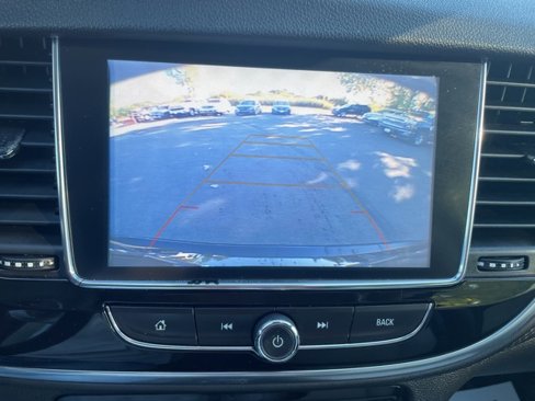 Used 2021 Buick Encore Preferred w/ Safety Package II image 3