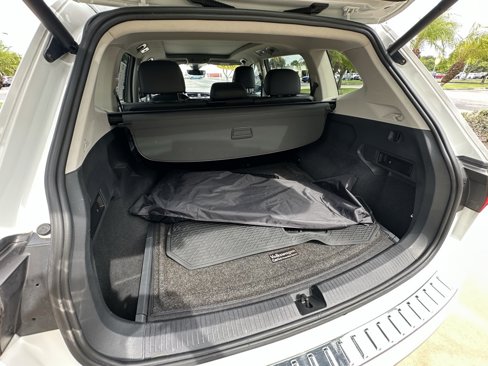 Used 2019 Volkswagen Tiguan SEL Premium image 31
