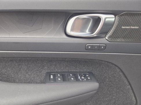 Certified 2023 Volvo XC40 Recharge Ultimate image 23
