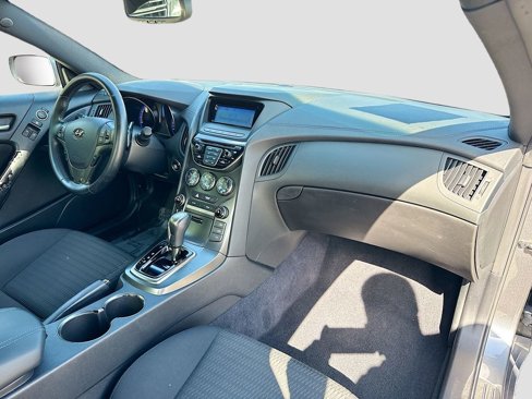 Used 2015 Hyundai Genesis 3.8 image 26