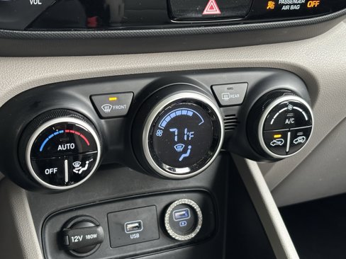 Used 2020 Hyundai Venue SEL image 8