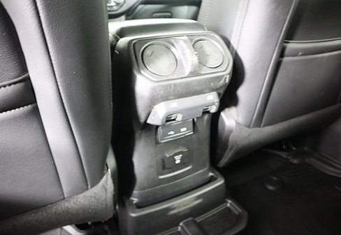 Used 2019 Jeep Wrangler Unlimited Sahara image 20