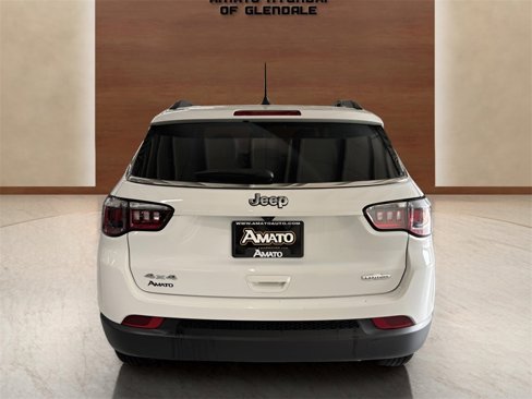 Used 2023 Jeep Compass Latitude image 5
