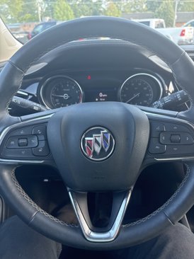 Used 2023 Buick Encore GX Essence image 23