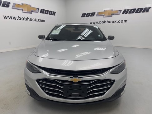 Used 2019 Chevrolet Malibu LT image 2