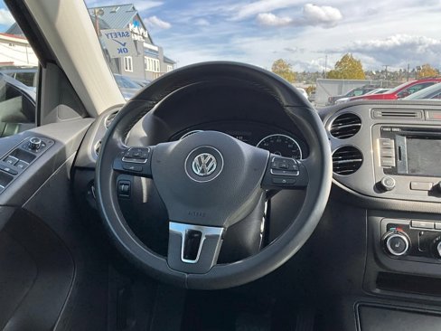 Used 2012 Volkswagen Tiguan SE image 20