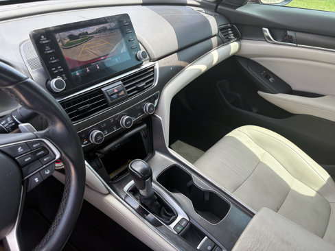 Certified 2018 Honda Accord Touring image 10