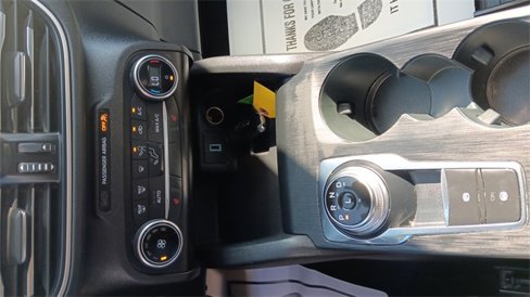 Used 2020 Ford Escape SE image 19