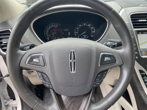 Used 2017 Lincoln MKX Reserve w/ Driver Assistance Package image 25