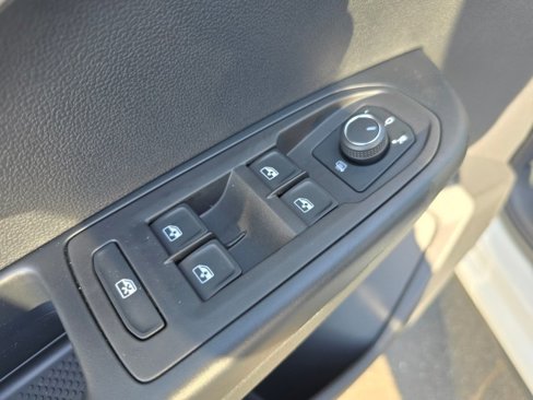 New 2025 Volkswagen Taos S image 24