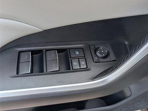 Used 2022 Toyota RAV4 XLE image 20