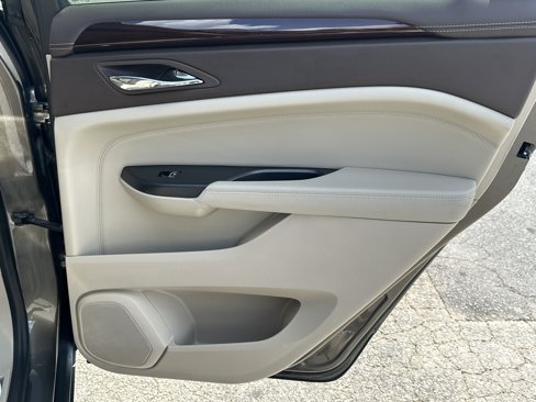 Used 2014 Cadillac SRX Luxury w/ Driver Awareness Package image 15