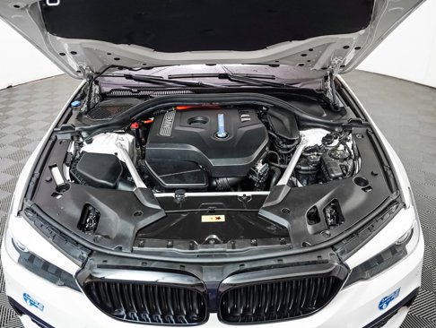 Used 2018 BMW 530e image 3