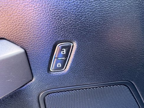 Used 2019 Ford F150 XLT image 12