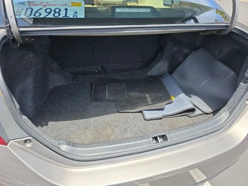 Used 2018 Toyota Corolla LE image 12