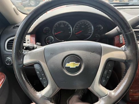 Used 2012 Chevrolet Suburban LTZ image 26