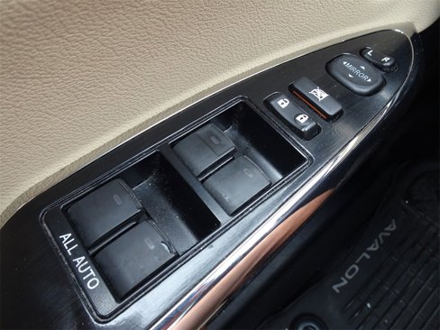 Used 2018 Toyota Avalon XLE Premium image 24