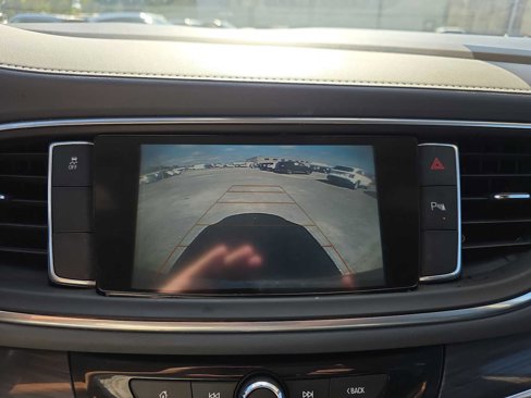 Used 2019 Buick Enclave Essence image 13