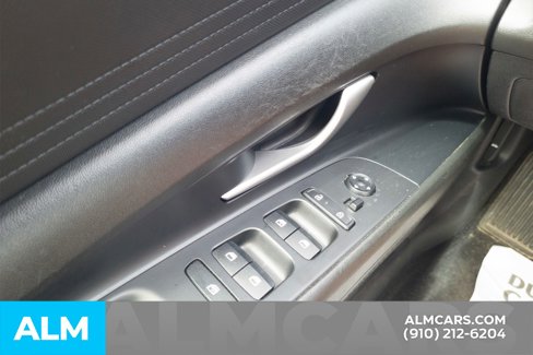 Used 2024 Hyundai Elantra SEL image 29