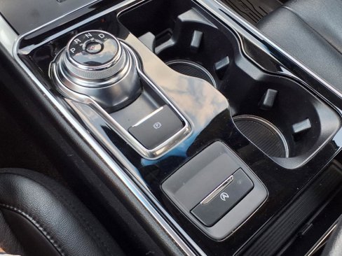 Used 2019 Ford Edge Titanium w/ Cold Weather Package image 20