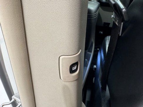 Used 2011 Chrysler Town & Country Limited w/ Trailer Tow Group image 31