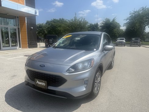 Used 2022 Ford Escape SEL image 2