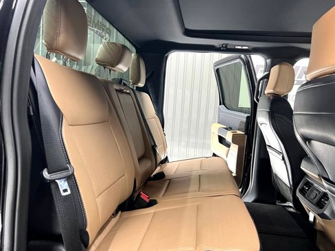 Used 2025 Ford F450 Lariat w/ FX4 Off-Road Package image 31