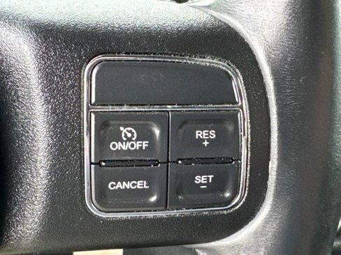 Used 2015 Jeep Wrangler Unlimited Rubicon w/ Connectivity Group image 30