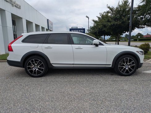Used 2018 Volvo V90 T6 Cross Country w/ Convenience Package image 3
