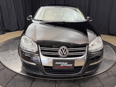 Used 2010 Volkswagen Jetta SEL image 11