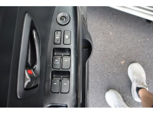 Used 2011 Kia Soul + image 10