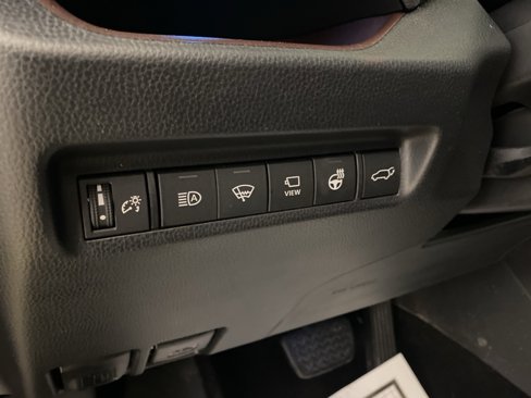 Used 2019 Toyota RAV4 Limited image 28