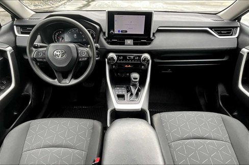 Used 2024 Toyota RAV4 XLE image 21