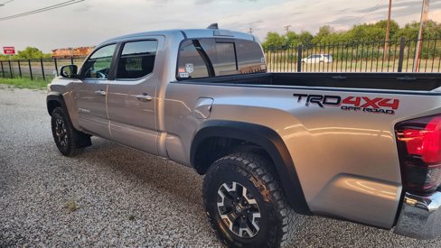 Used 2020 Toyota Tacoma TRD Off-Road image 13