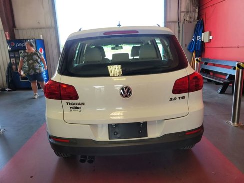 Used 2016 Volkswagen Tiguan S image 5