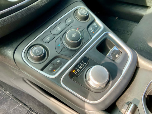 Used 2015 Chrysler 200 Limited w/ Convenience Group image 47