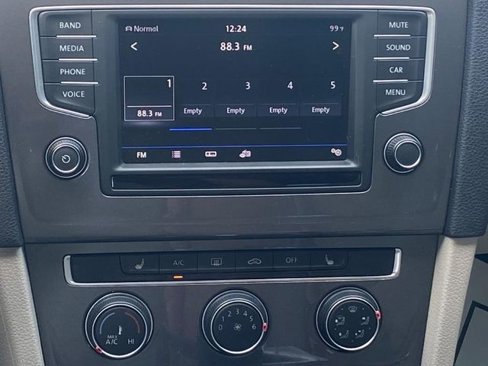 Used 2017 Volkswagen Golf Alltrack S image 14